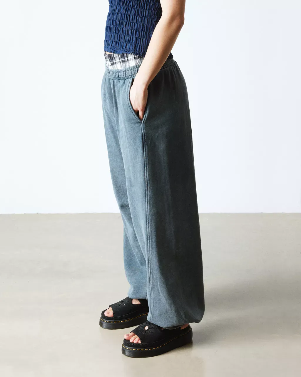 DR MthtartenS Sandales Dunnet Flower en cuir Buttersoft