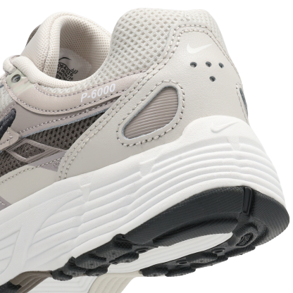 Nike P-6000 - Primaire-College Chaussures – Light Bone-Summit White-College Grey