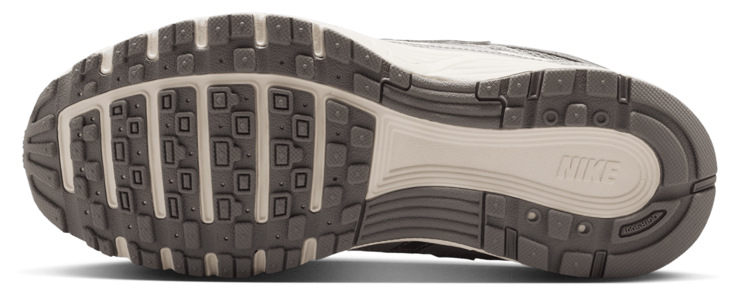 Nike P-6000 - Primaire-College Chaussures – Metallic Silver-Metallic Silver