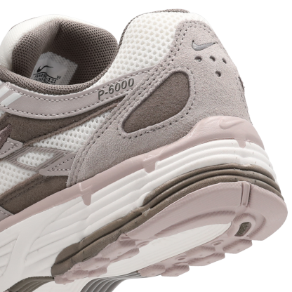 Nike P-6000 - Femme Chaussures – Summit White-Platinum Violet-Cave Stone