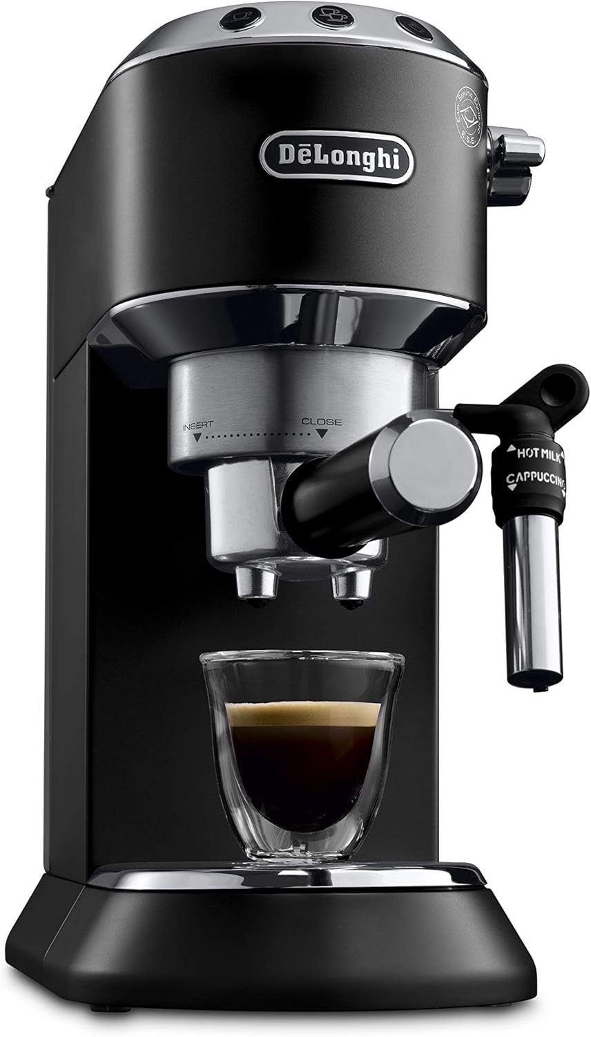 De'Longhi Dedica Style EC685.M, Machine à Expresso avec Buse à Mousse de Lait Professionnelle, Seulement 15 cm de Large, Réservoir de 1 L, Boîtier en Métal, Compatible avec les Dosettes E.S.E, Métal
