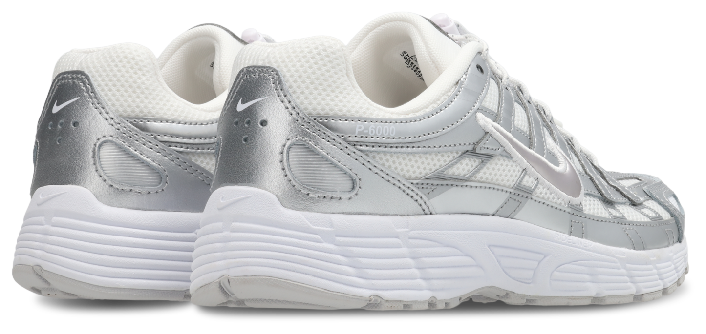 Nike P-6000 - Primaire-College Chaussures – White-Vast Grey-Mtlc Silver