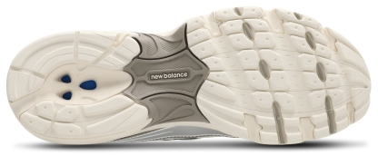 New Balance 740 - Femme Chaussures – Sea Salt-Arid Stone-Silver Metallic Mu2