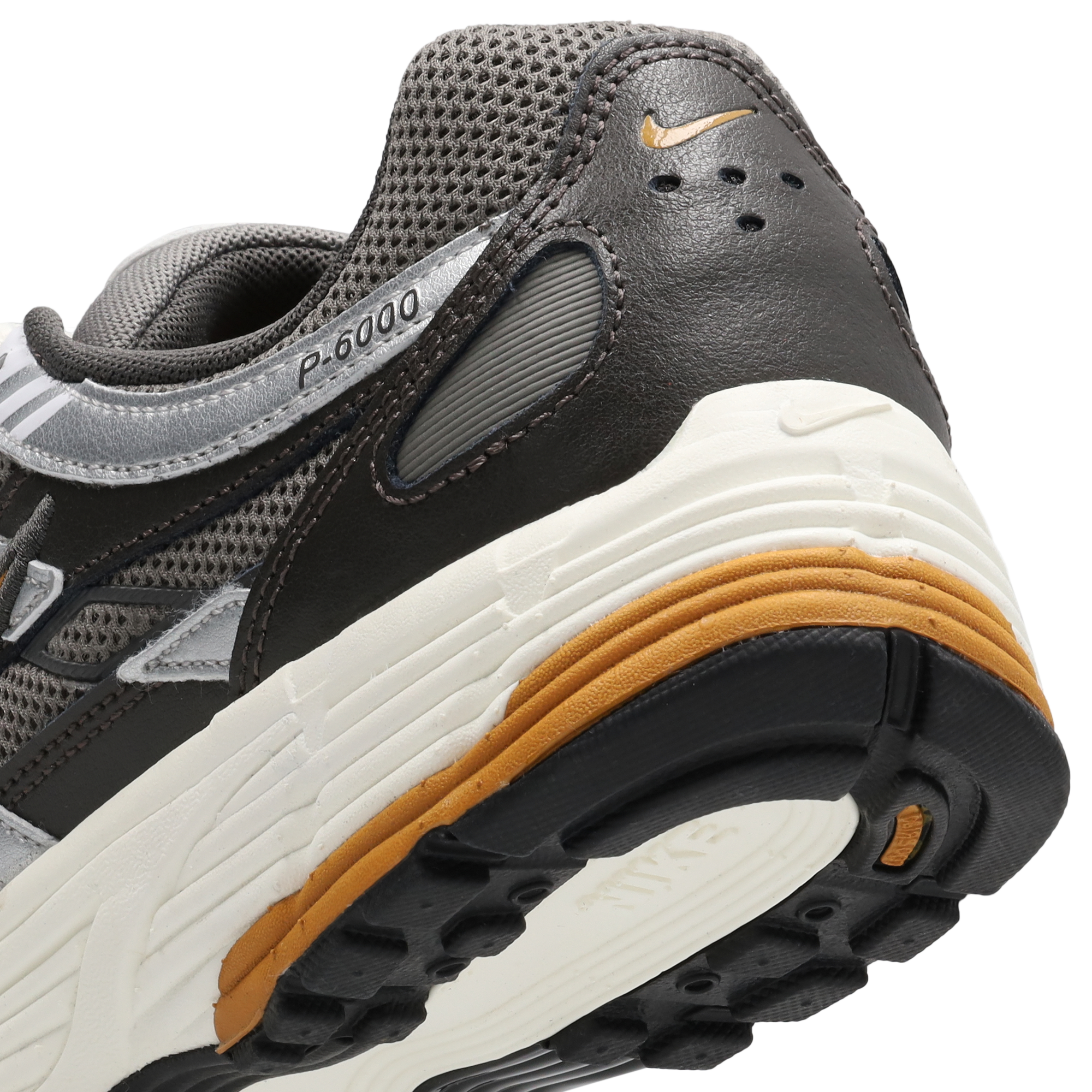 Nike P-6000 - Homme Chaussures – Med Ash-Desert Ochre-Flat Pewt