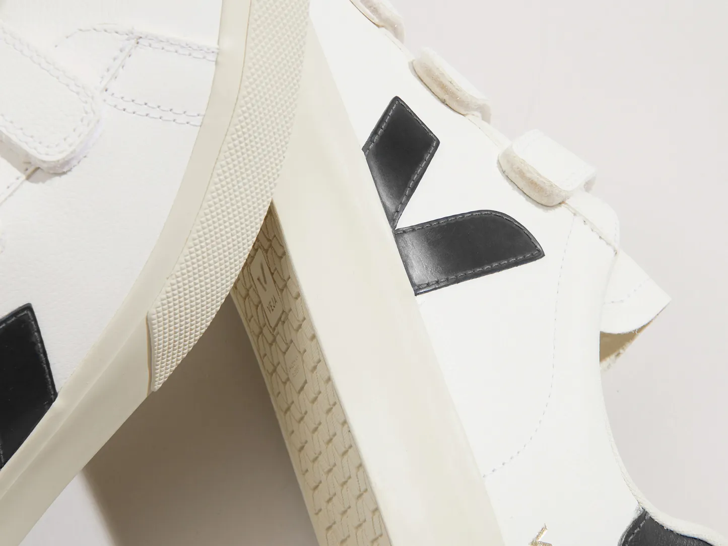 RECIFE LEATHER WHITE BLACK