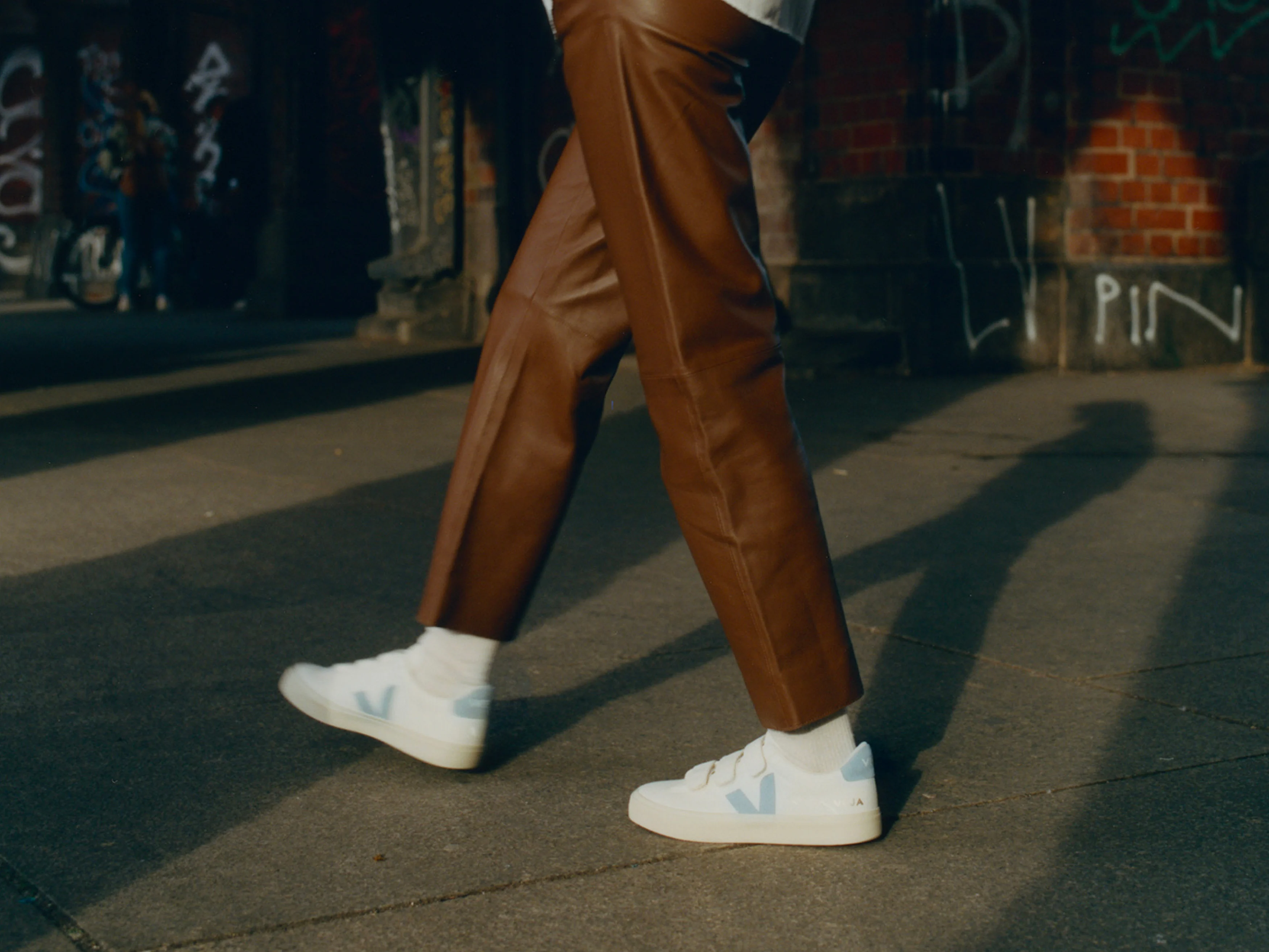 RECIFE LEATHER WHITE STEEL