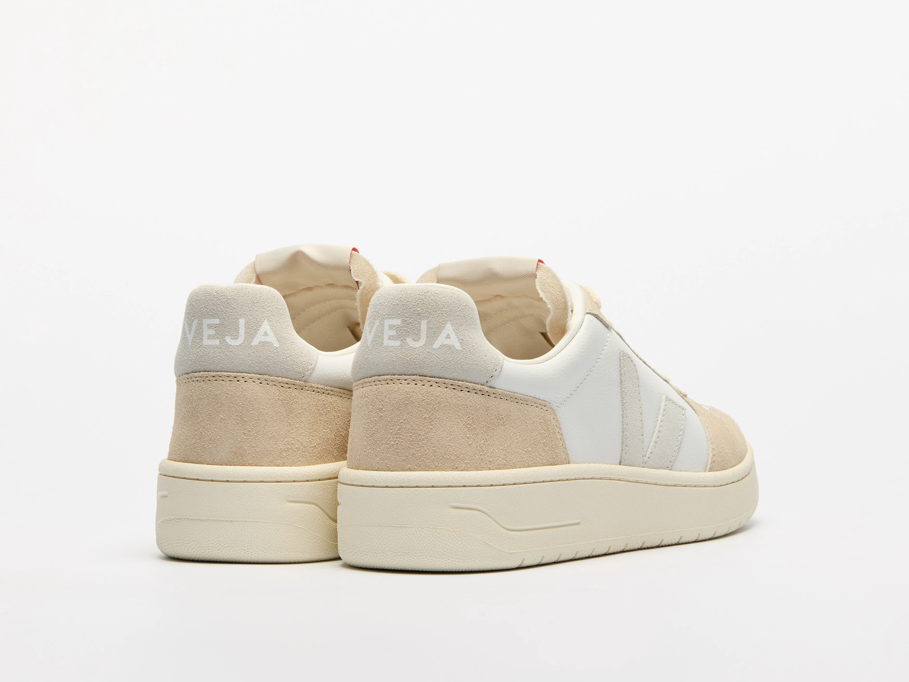 V-82 LEATHER WHITE NATURAL ALMOND