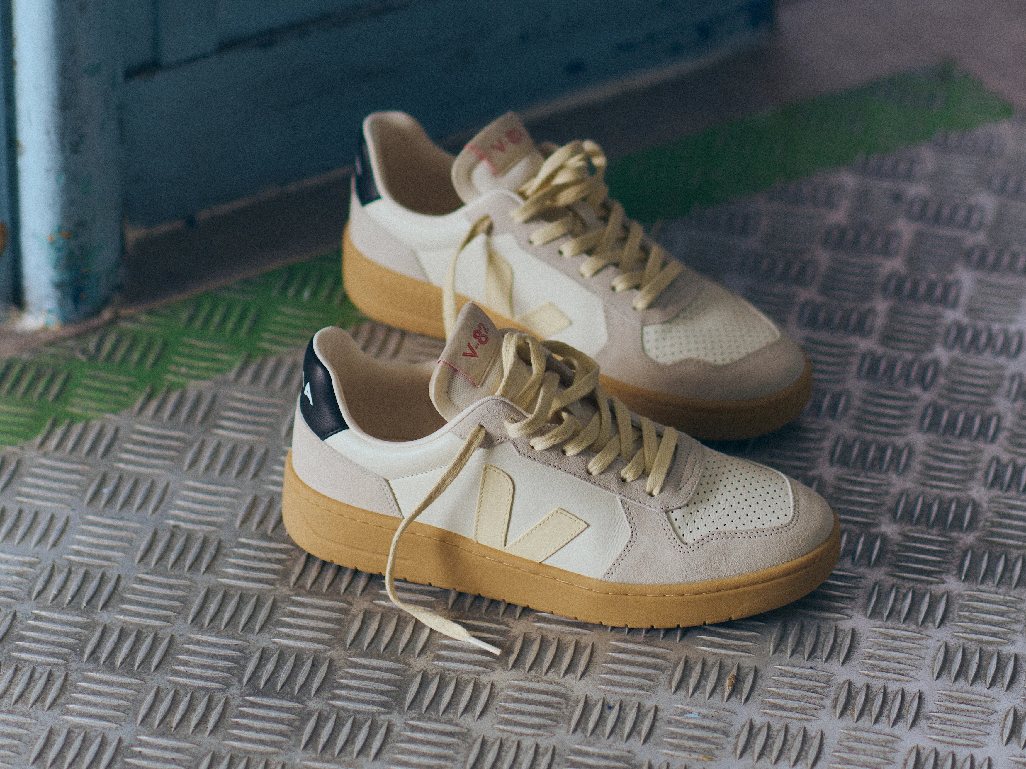 V-82 LEATHER PURE CALCAIRE BLACK