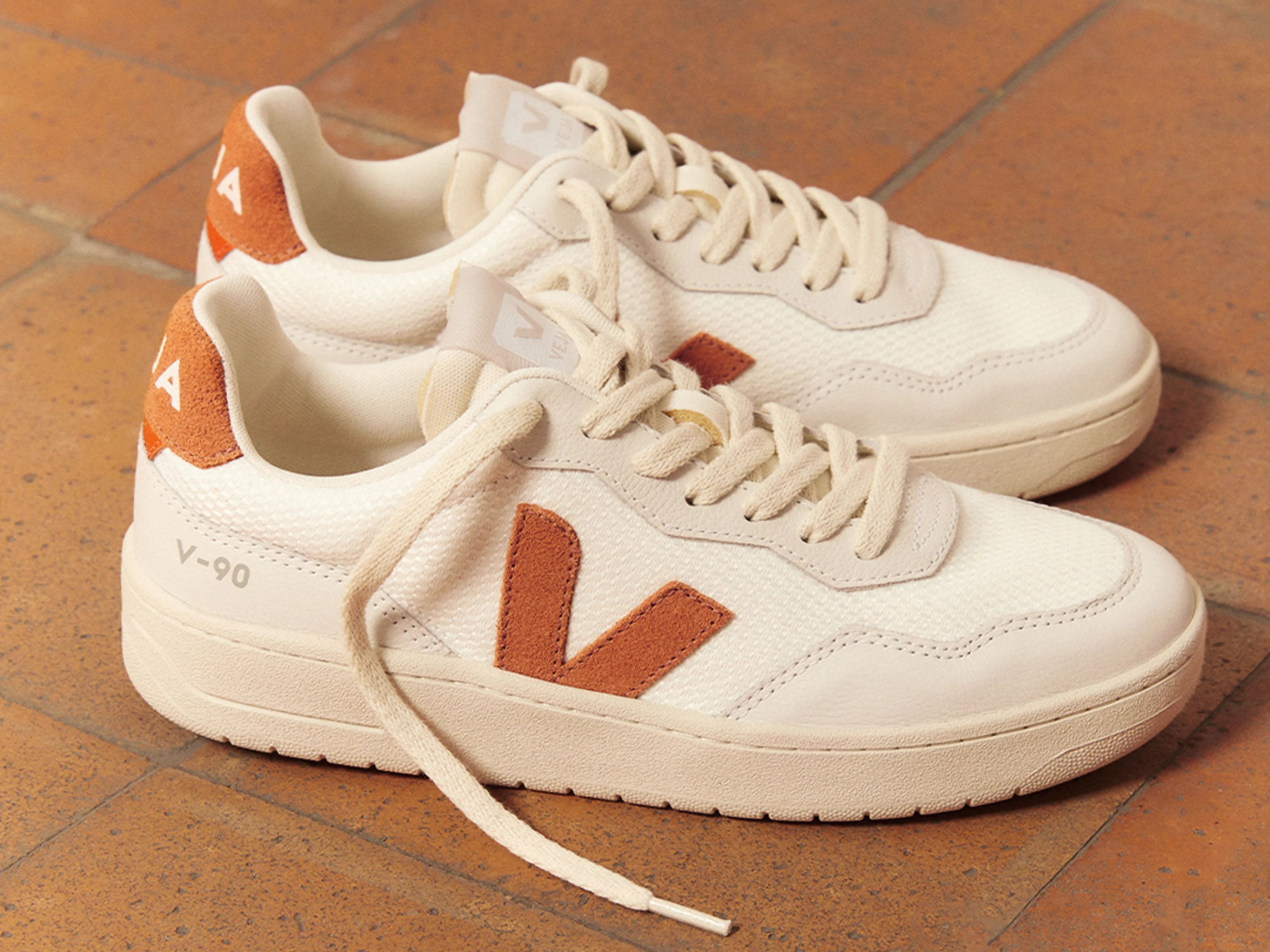 V-90 B-MESH WHITE UMBER