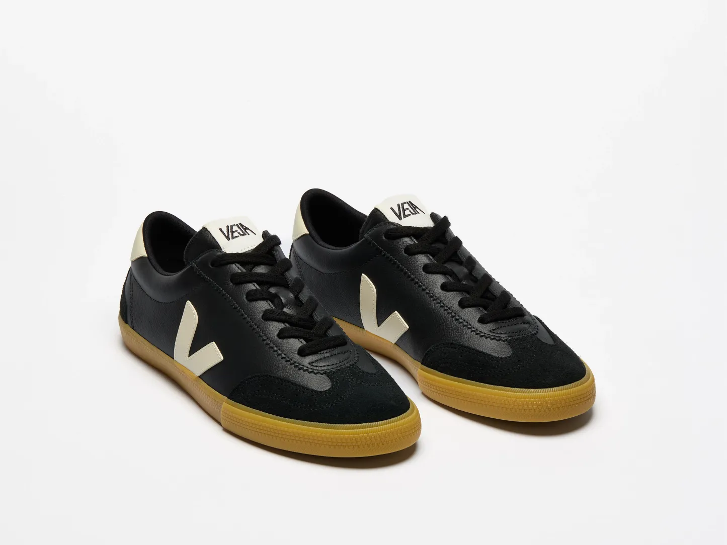 VOLLEY LEATHER BLACK PIERRE