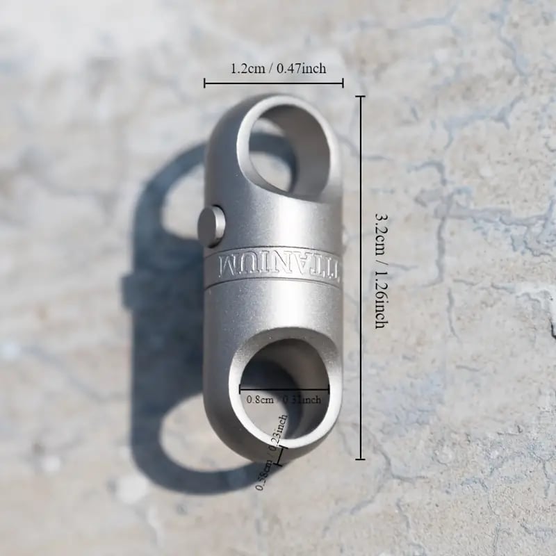 Titanium Alloy Magnetic Buckle Keychain