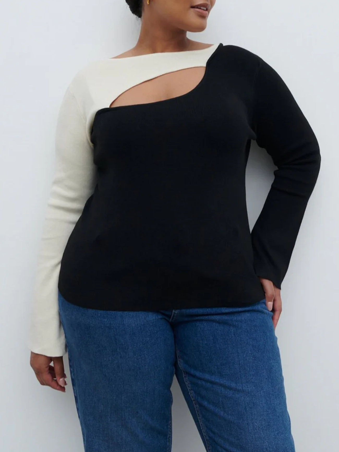 Contrast Knit Top Curve
