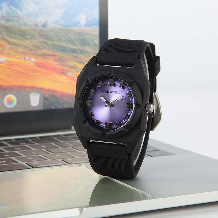 RÉ-VOLT GRADIENT PURPLÉ