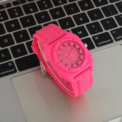 NÉ-ON HOT PINK