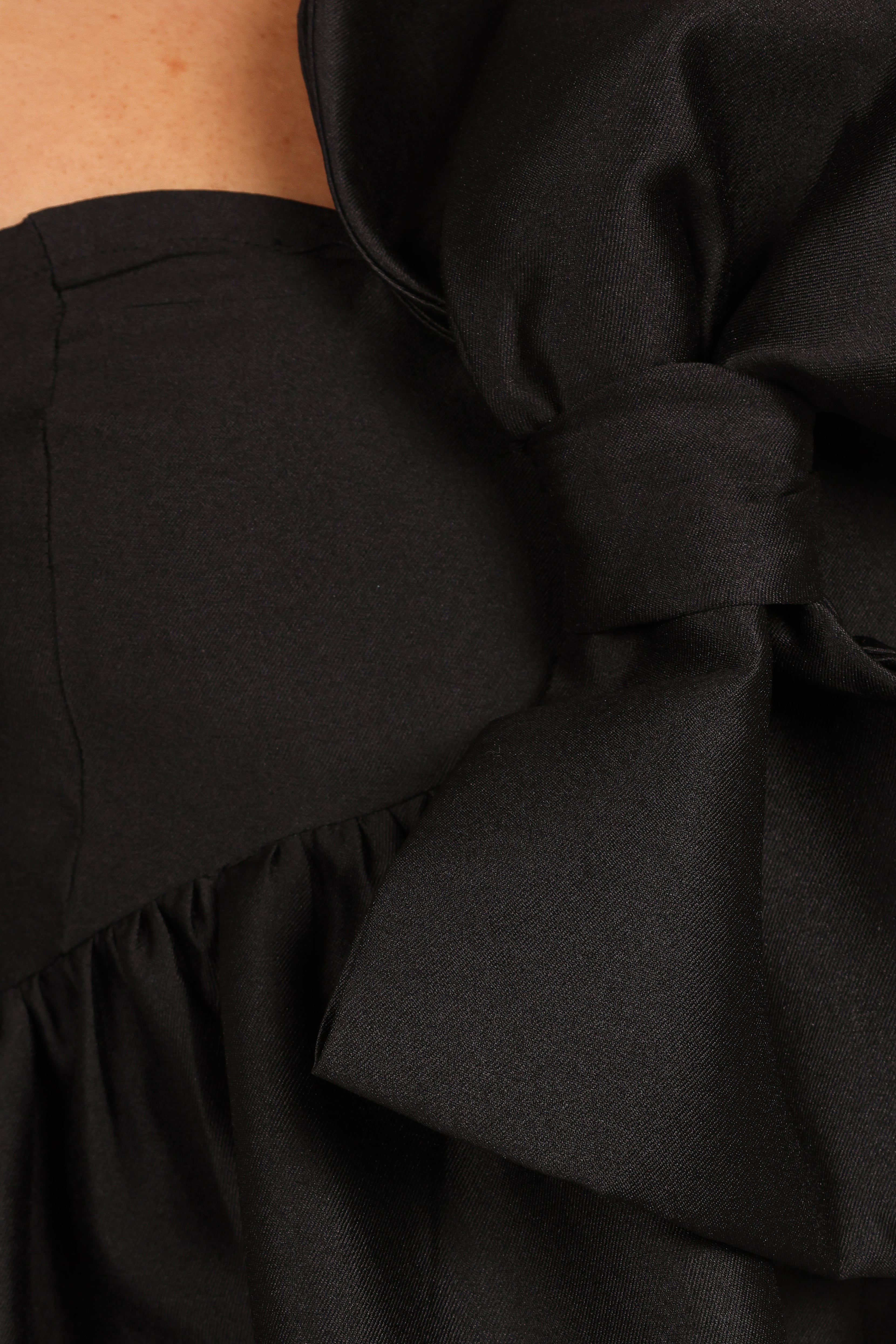 Betina Bow Front Maxi Dress - Black-Aur Fashion