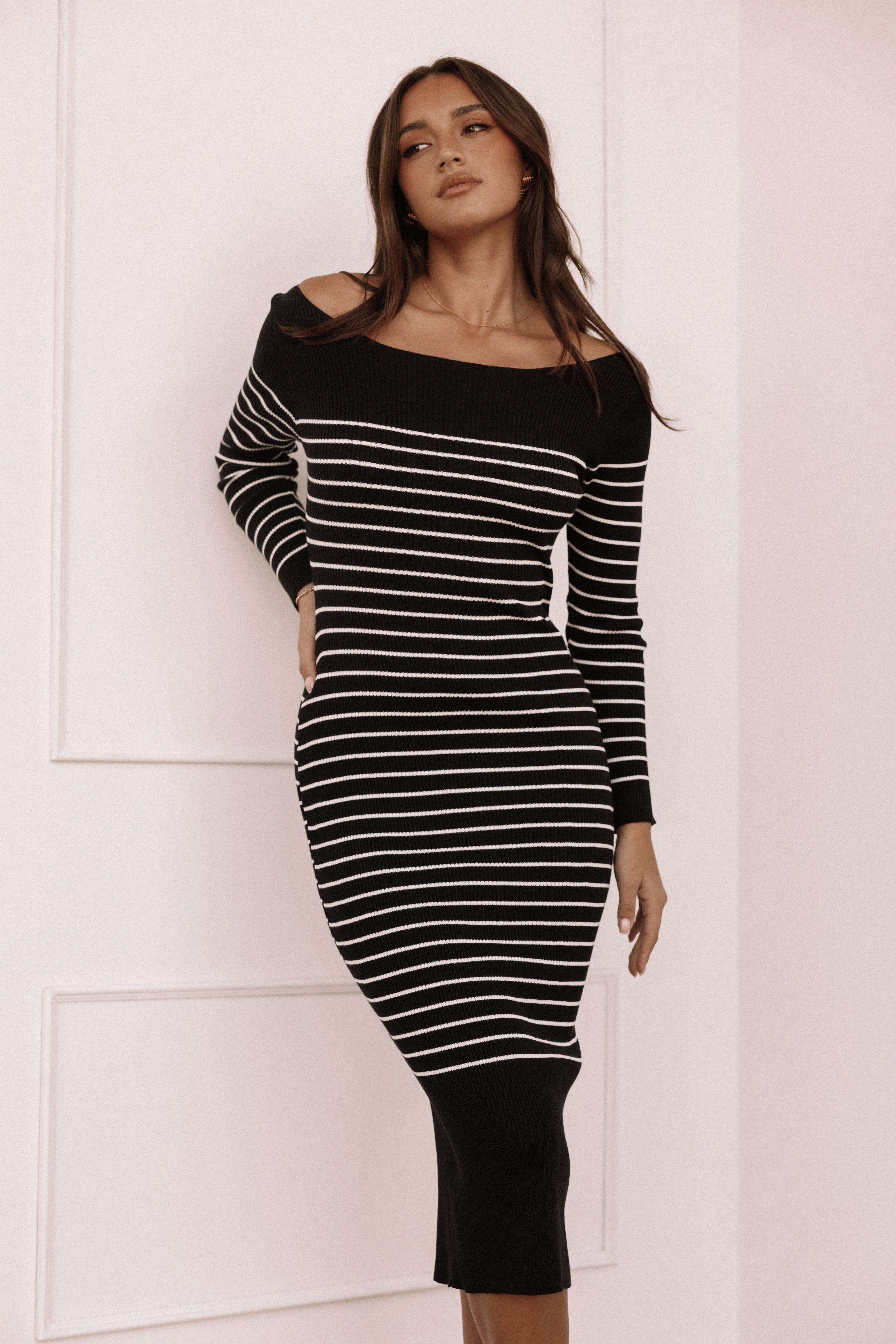 Baxtor Off The Shoulder Midi Dress - White/Black-Aur Fashion