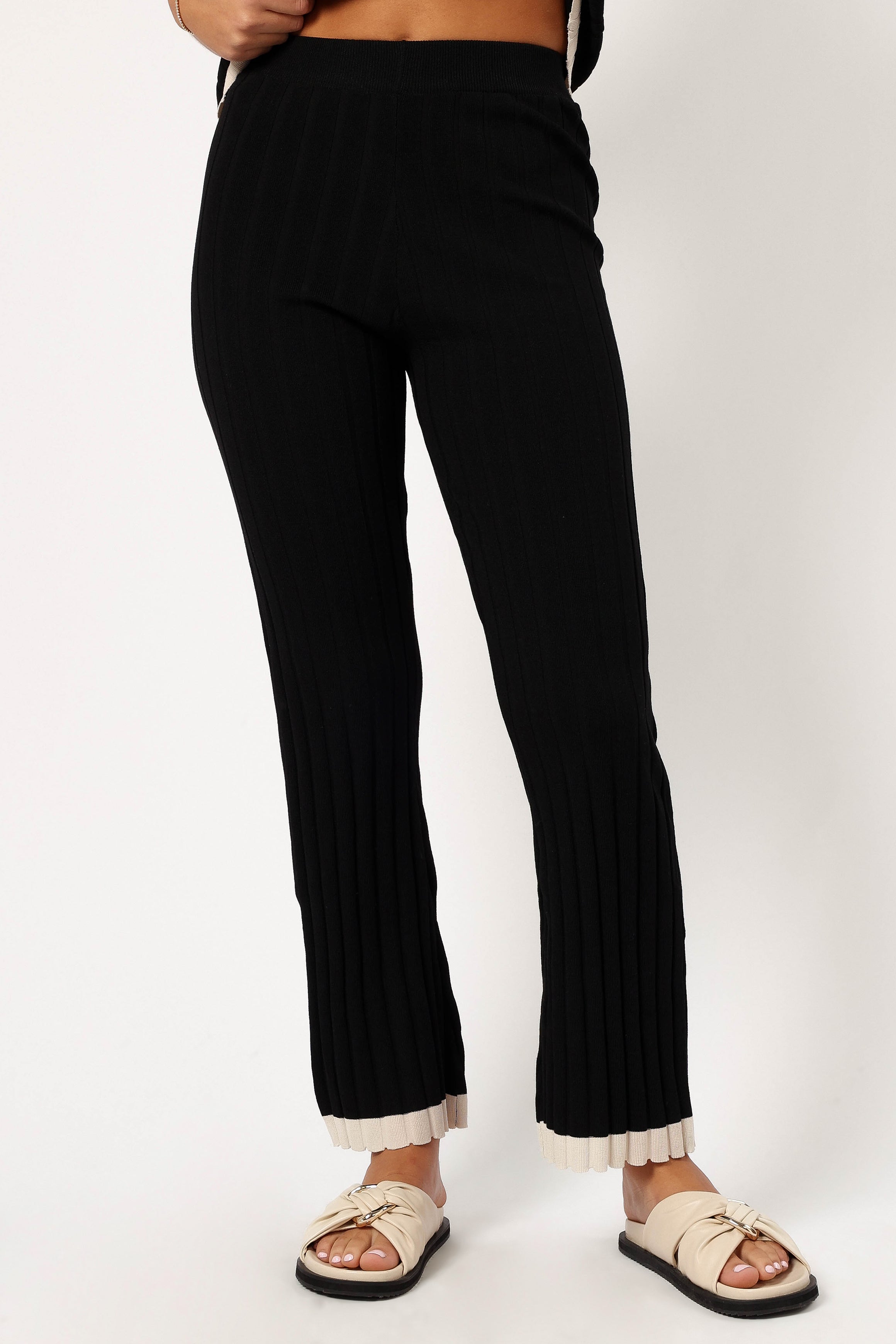 Henrie Knit Set - Black Beige-Aur Fashion