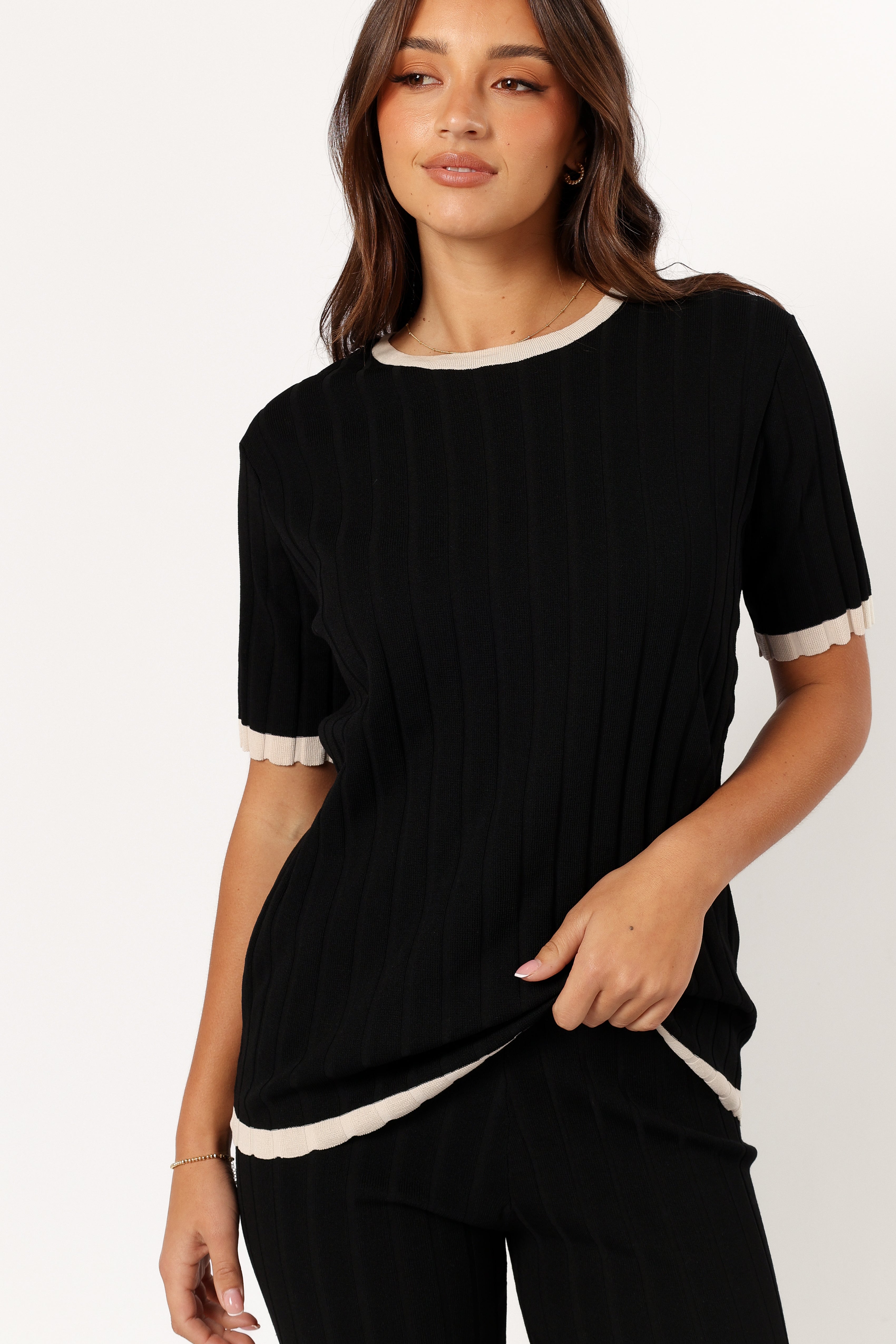 Henrie Knit Set - Black Beige-Aur Fashion