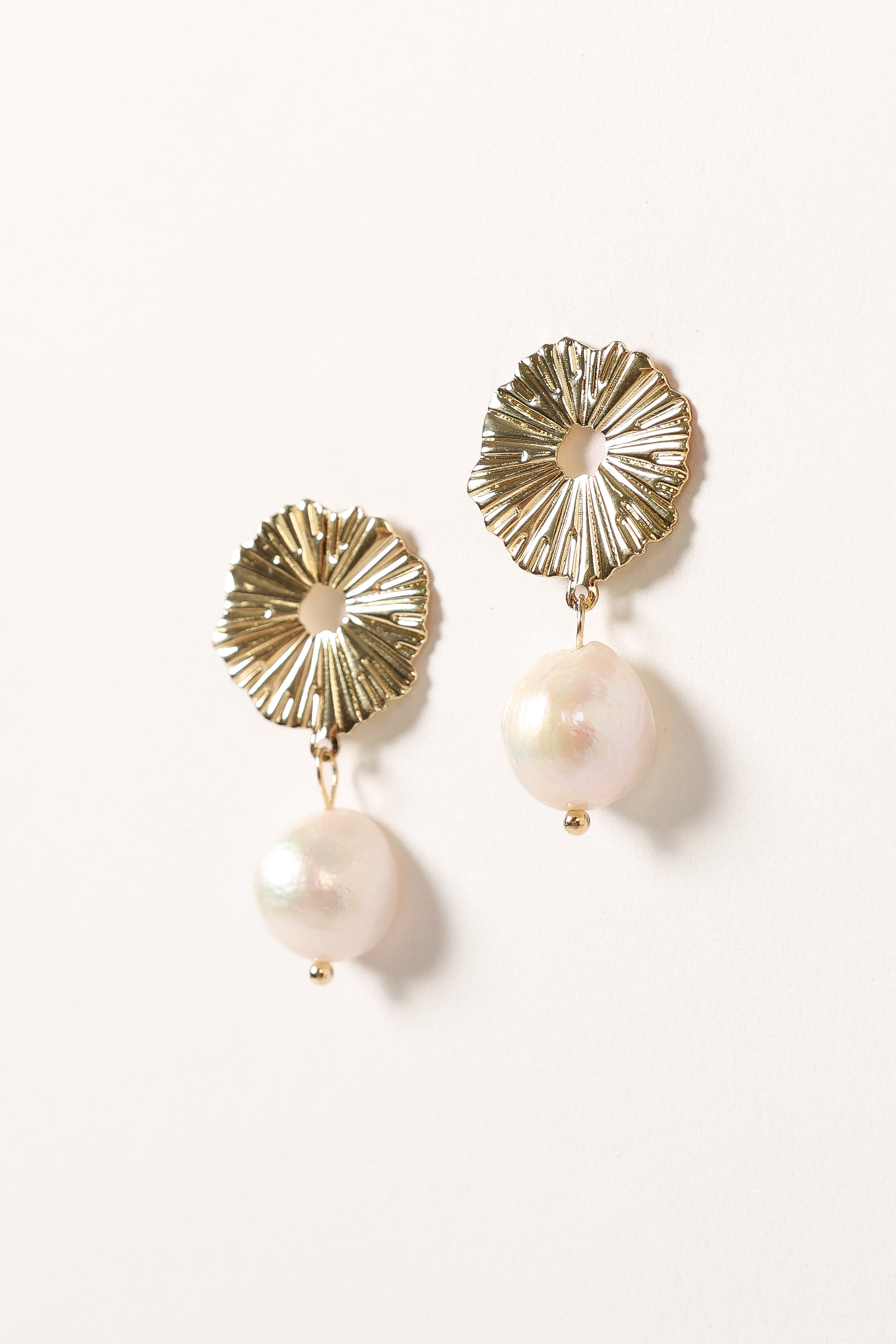 Arabella Earrings - Gold-Aur Fashion