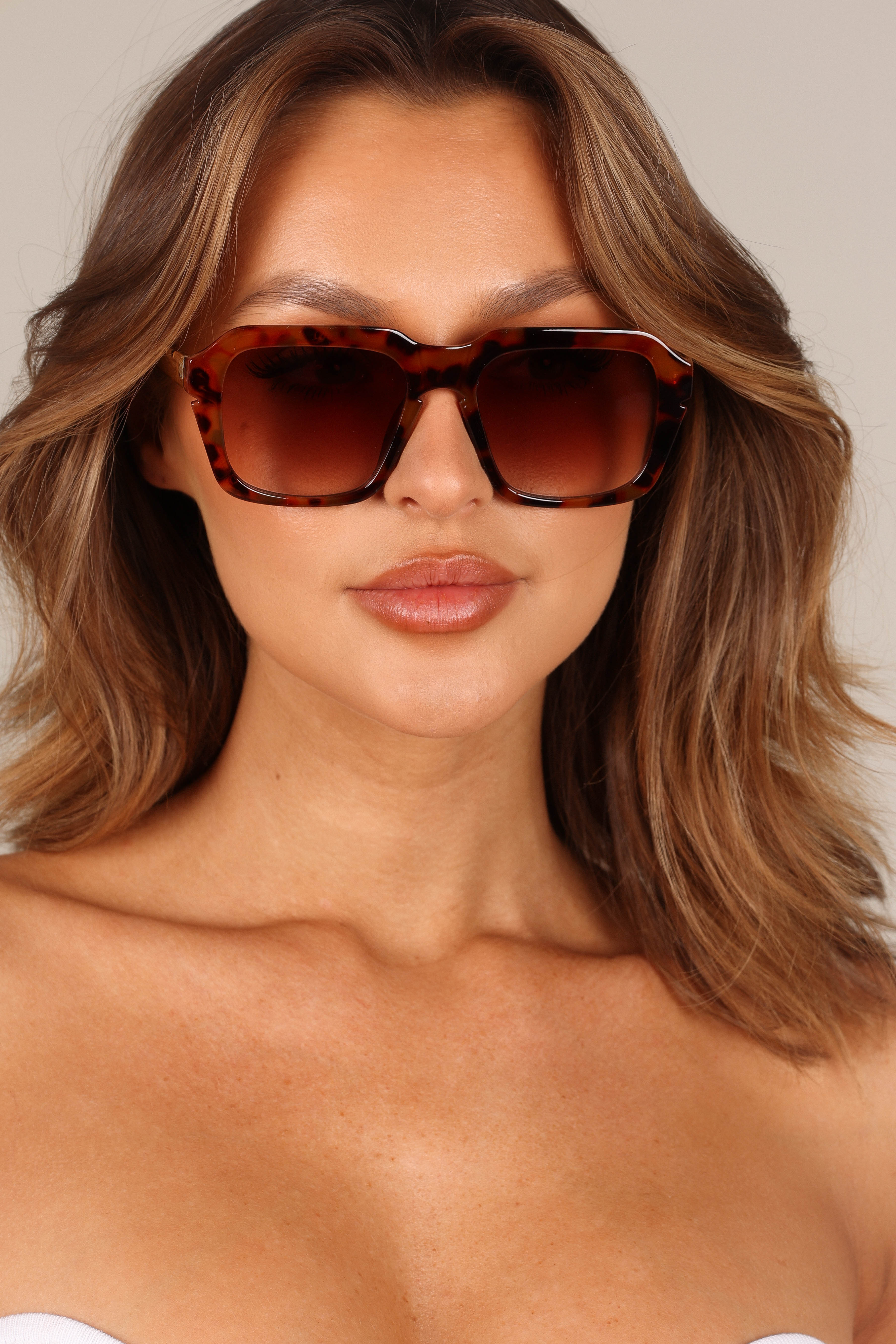 Lela Sunglasses - Tortoiseshell-Aur Fashion