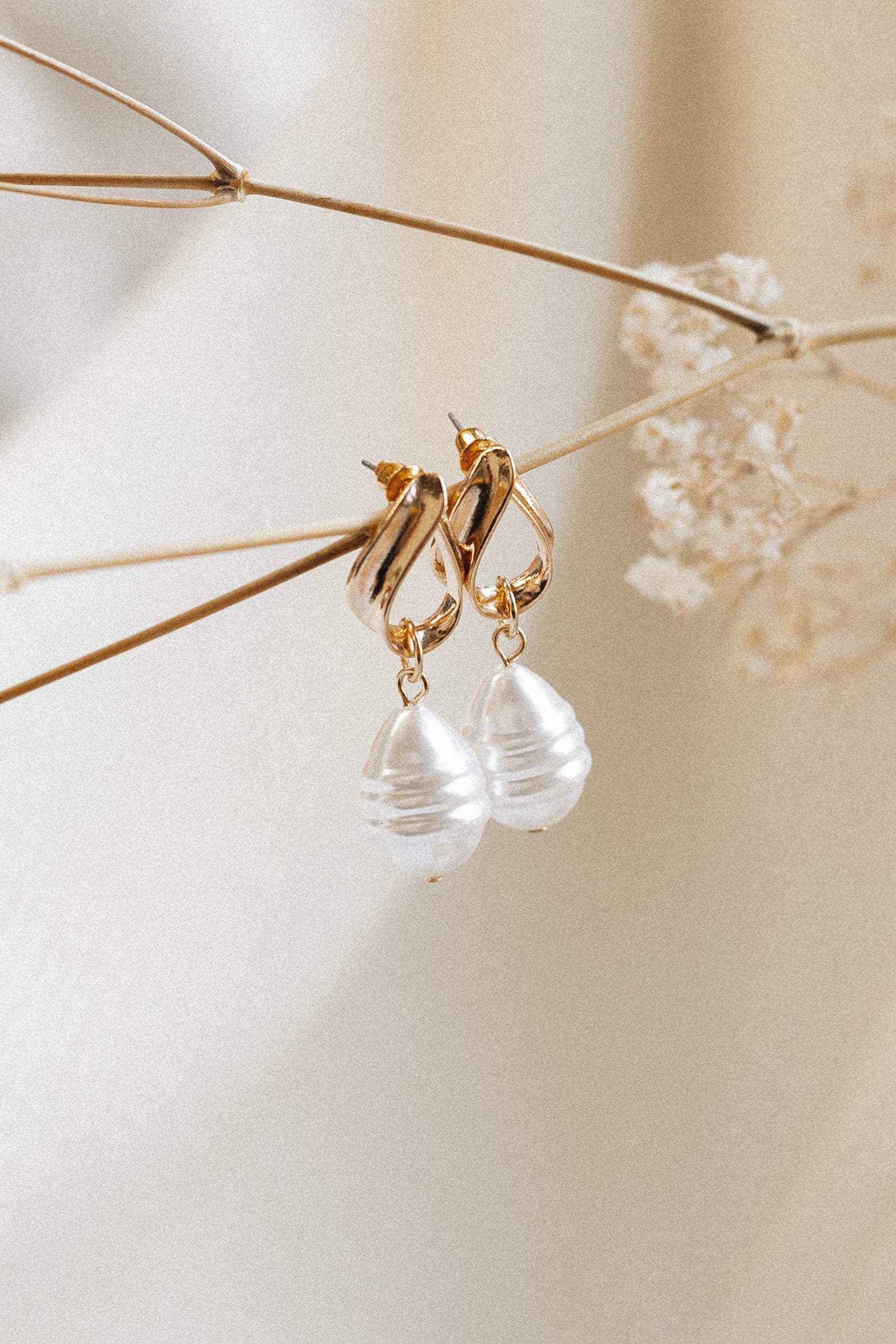 Medella Earrings - Pearl-Aur Fashion