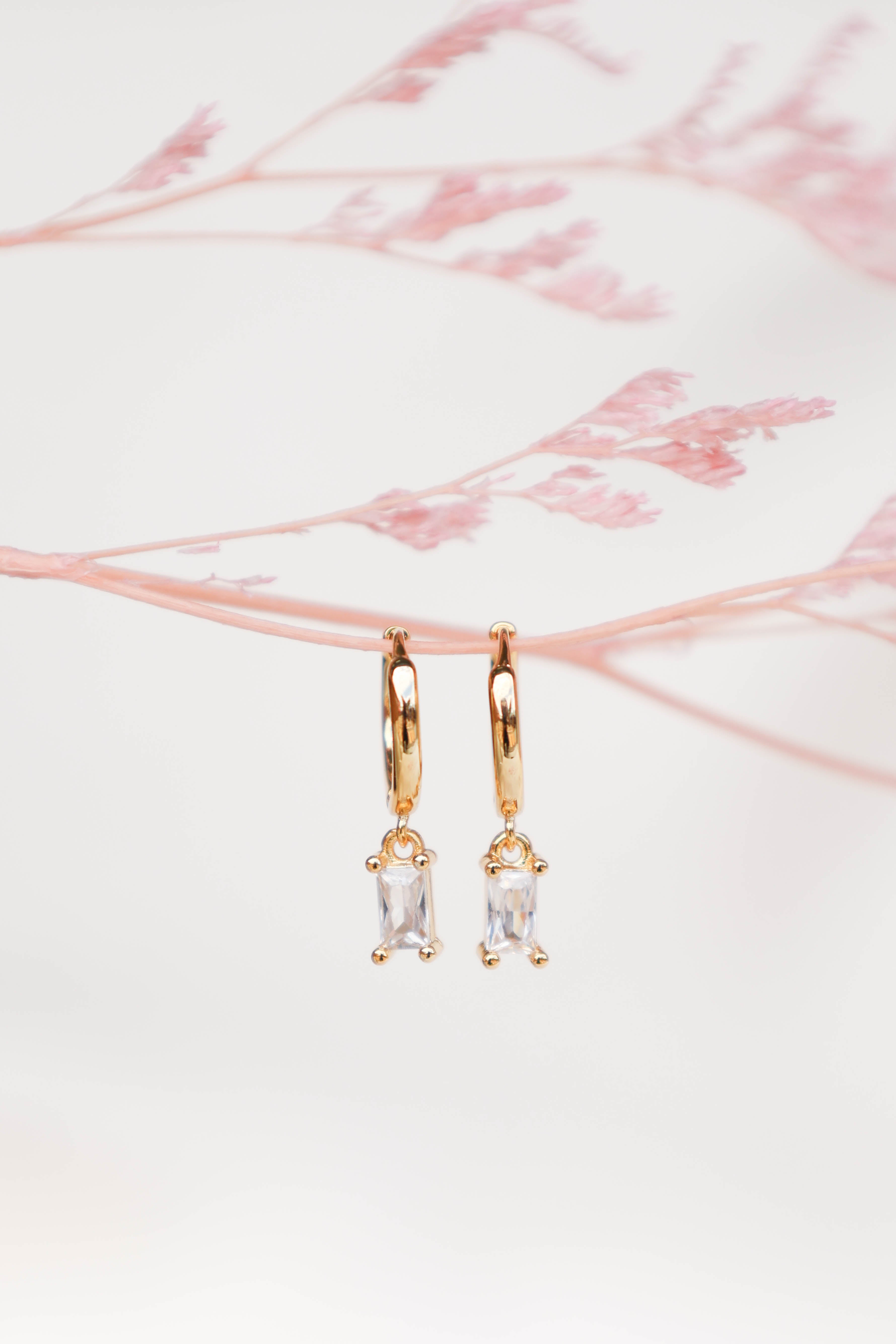 Sadie Drop Earrings - Gold-Aur Fashion