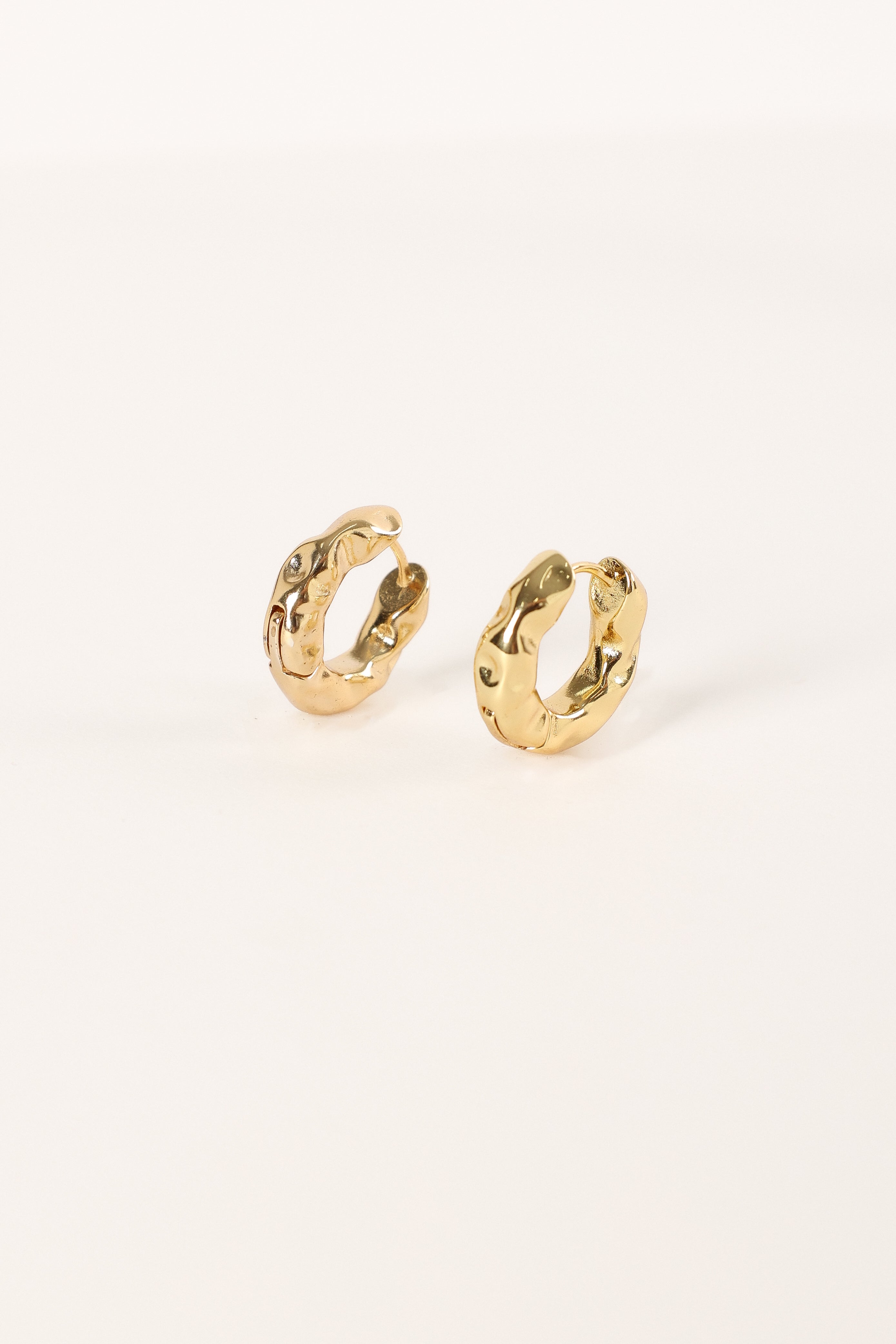 Simone Textured Hoop Earrings - Gold-Aur Fashion