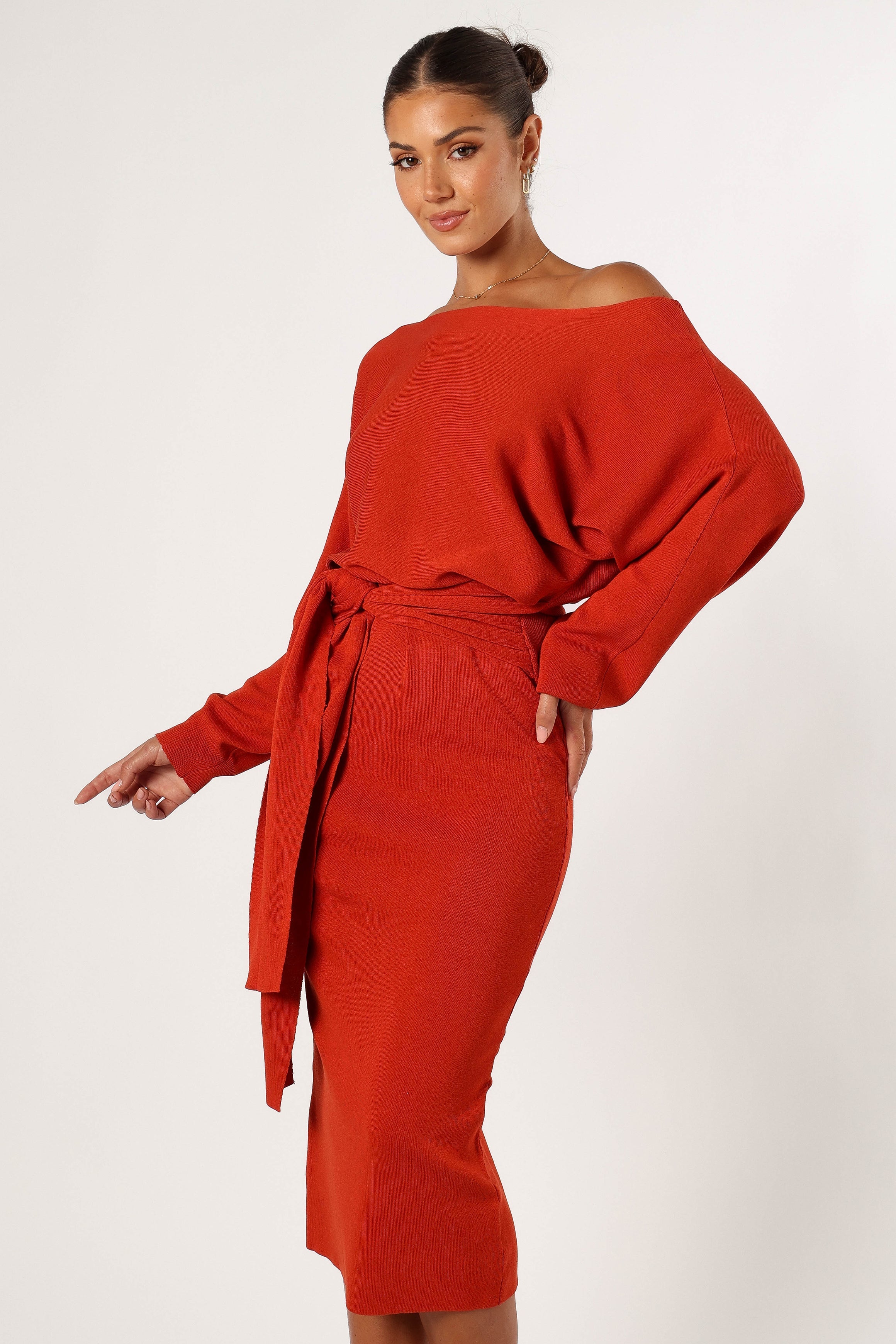 Prancer Off Shoulder Midi Dress - Red-Aur Fashion