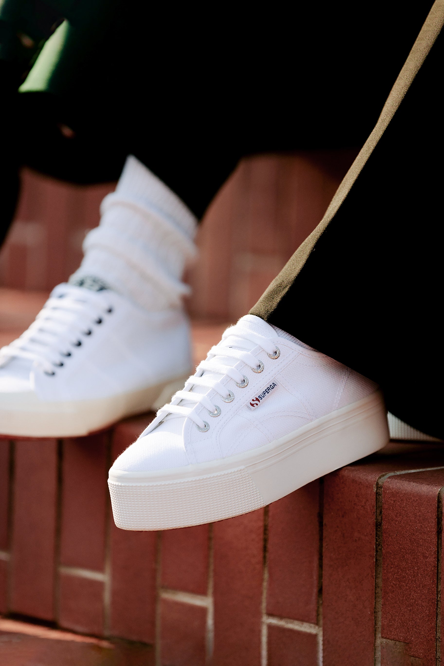 2790 Platform - White-Aur Fashion