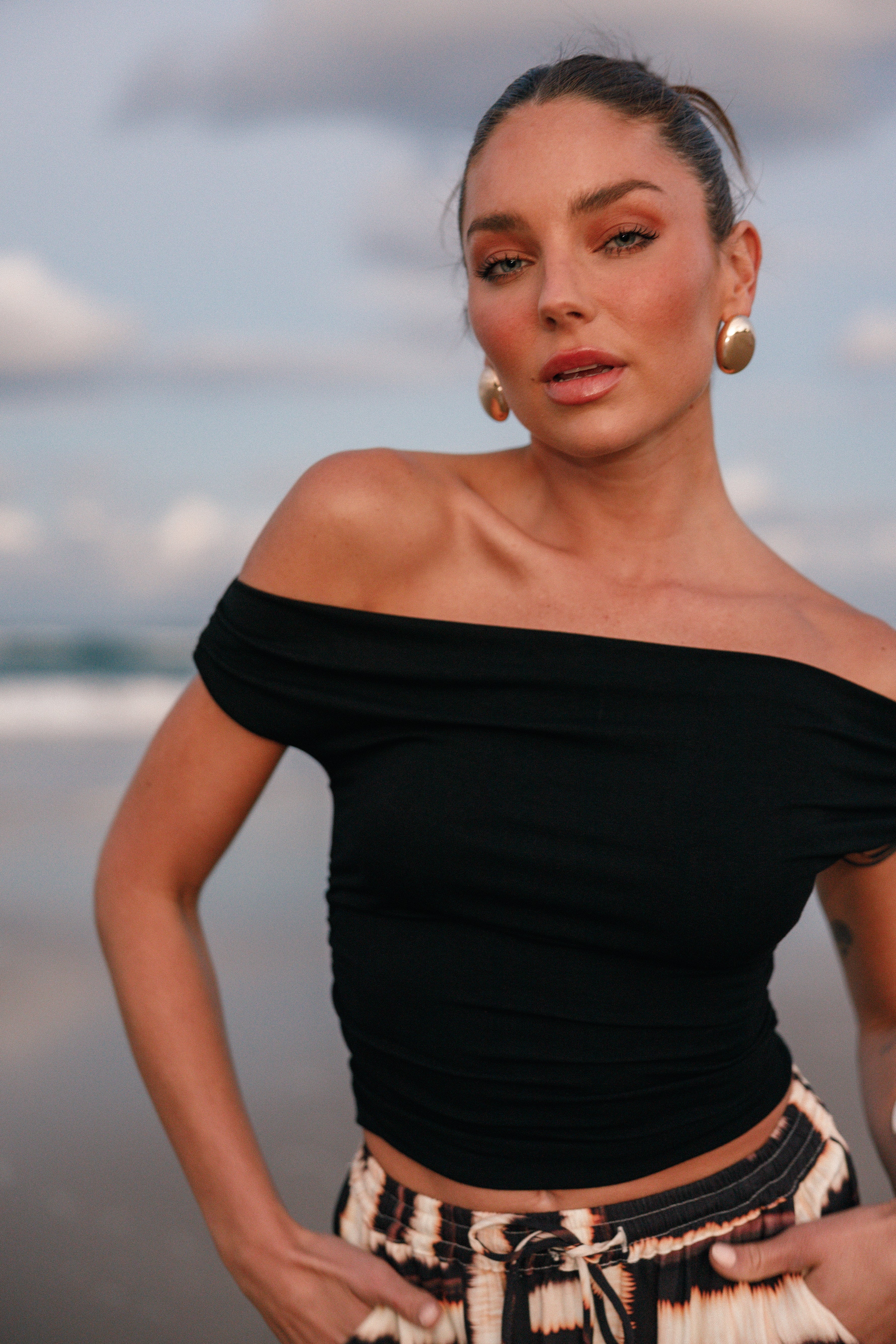 Lanna Off Shoulder Top - Black-Aur Fashion