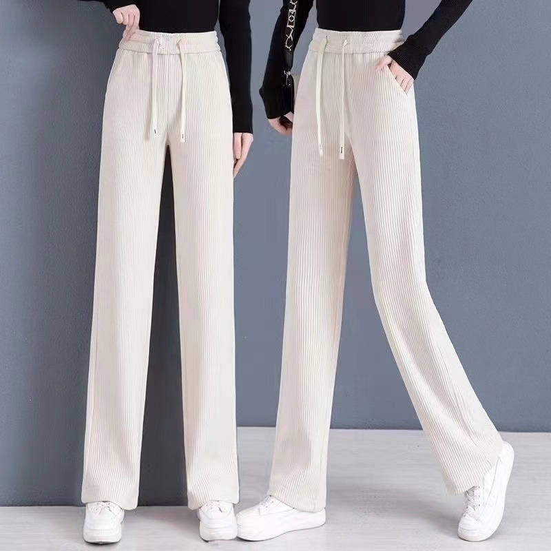 Gerade geschnittene Cordhose mit hoher Taille und schlanker Freizeithose