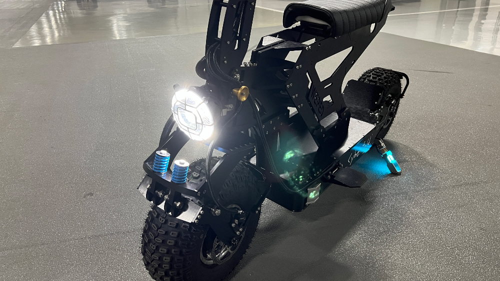 shoes model image-S1L14