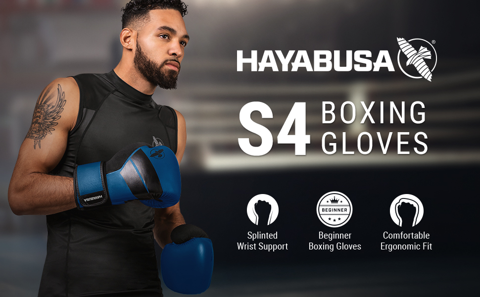 Atleta con guantes de boxeo Blue Hayabusa S4 