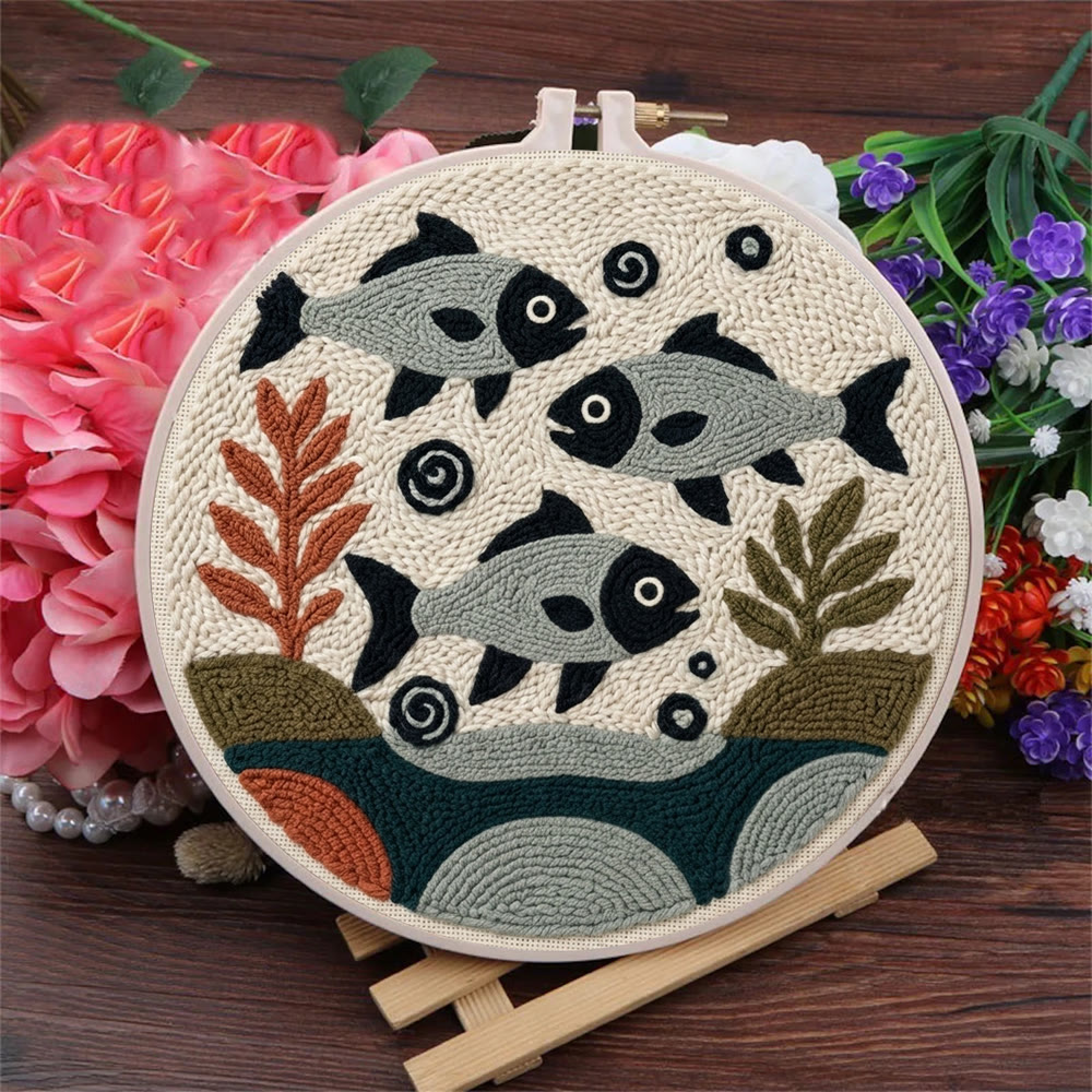 Punch-Needle-Set mit schwimmenden Fischen – Handgemachtes Geschenk für Fischliebhaber | Moderne Wohndekoration - image 3