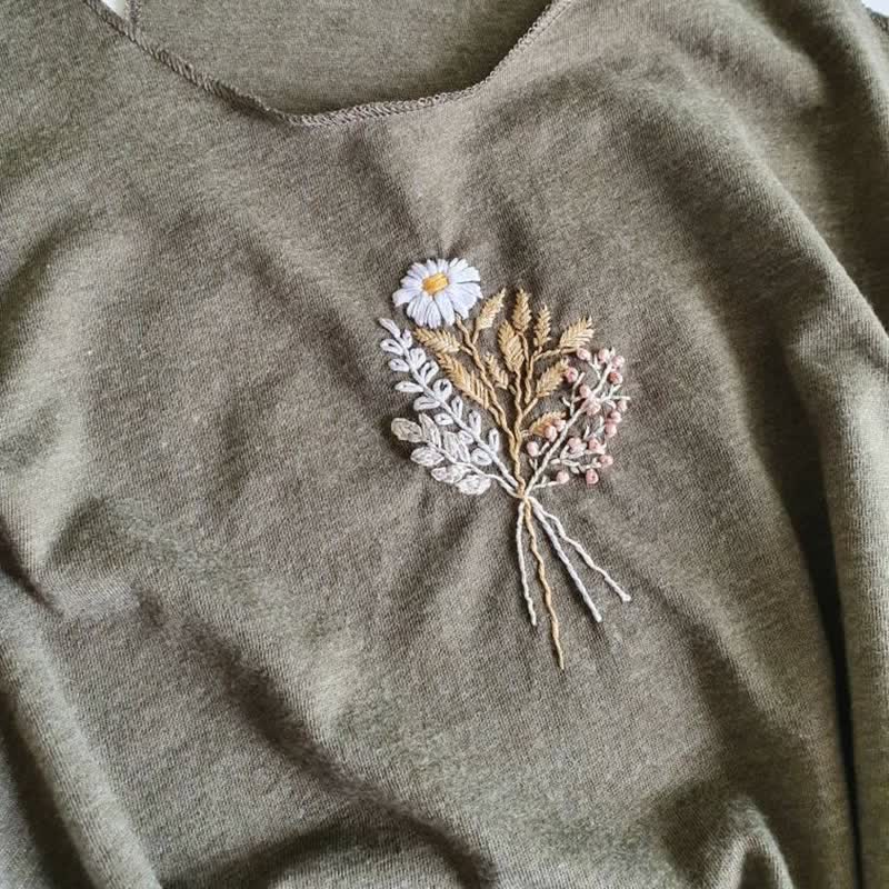 Stickmuster mit blühenden Blumen | Stickerei für Kleidung - image 2