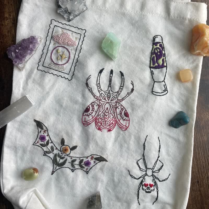 Monster & Magic Stick- und Stichstickmuster | Stickerei für Kleidung - image 1