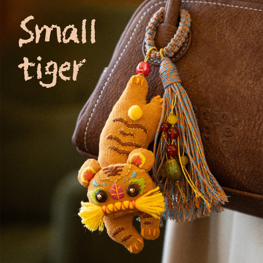 Stickset „Kleines Pferd und Begleiter“ – Niedliches Tierbastelprojekt | Perfekter handgefertigter Anhänger | Einzigartige Geschenkidee - Kleiner Tiger - 5-Zoll-Kit - image 2