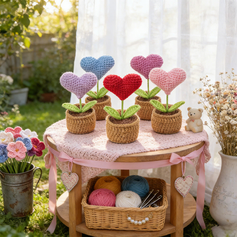 Häkelblume „Lächeln und Liebe“ – Fröhliche Wohndekoration | Schöne Geschenkidee - Herzförmig-Hellrosa - image 1