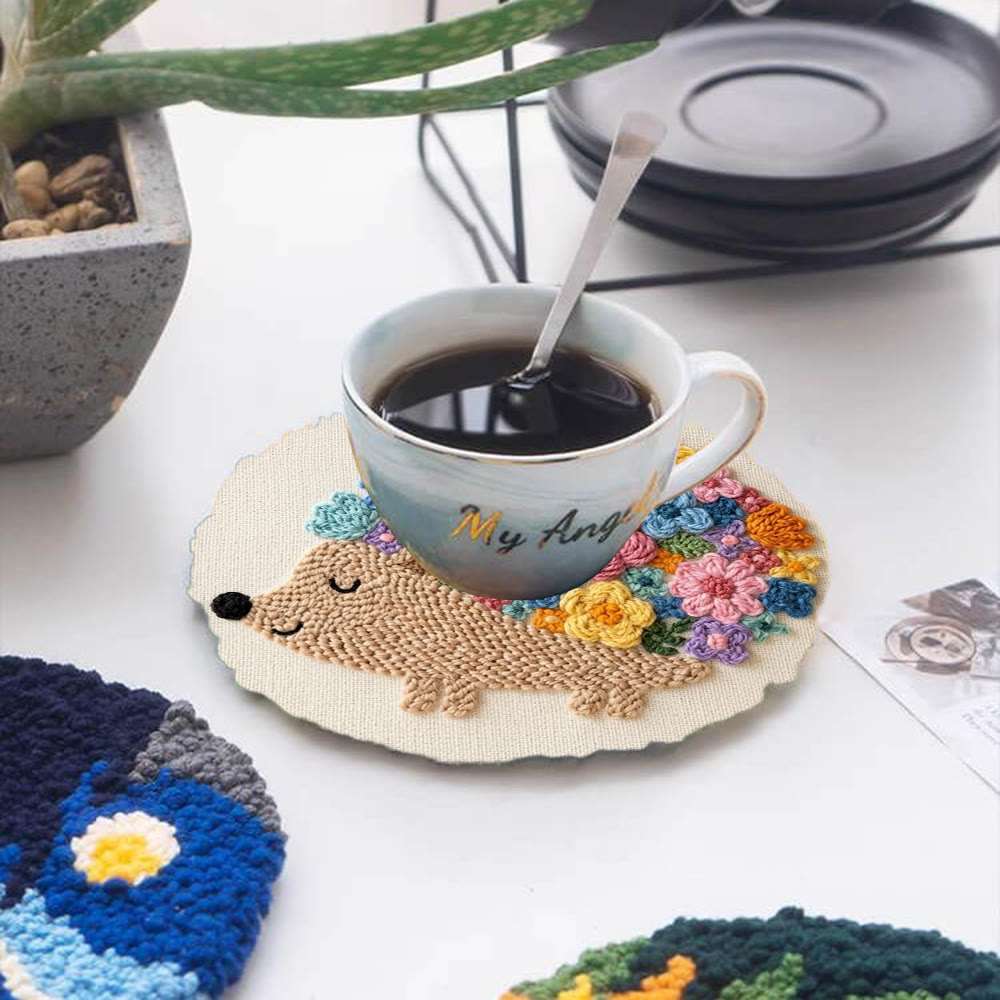 Niedliches Igel-mit-Blumen-Punch-Needle-Set – Rucksack-Hängedeko | Einzigartiges handgefertigtes Geschenk - image 11