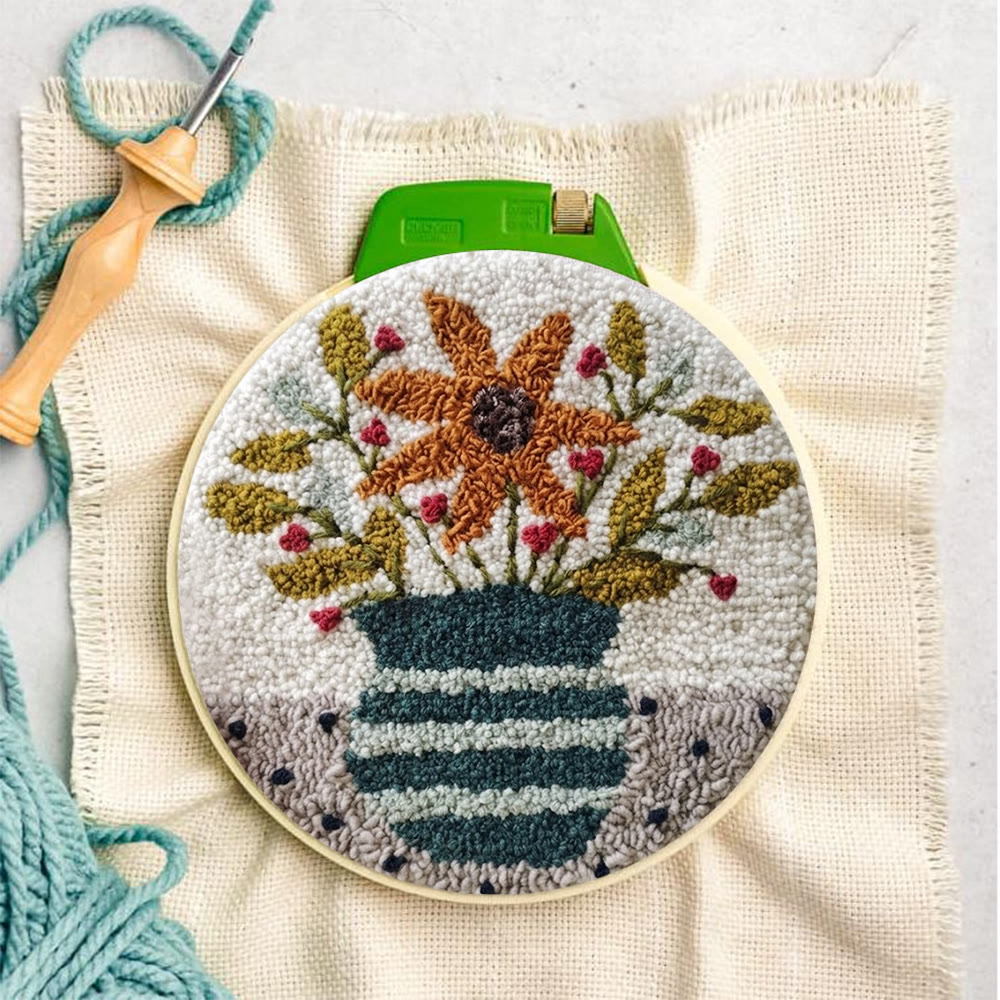 Wunderschöner Blumenstrauß in Vase – Punch-Needle-Set – Exquisite Wanddekoration | Ideal für handgemachte Geschenke - image 4