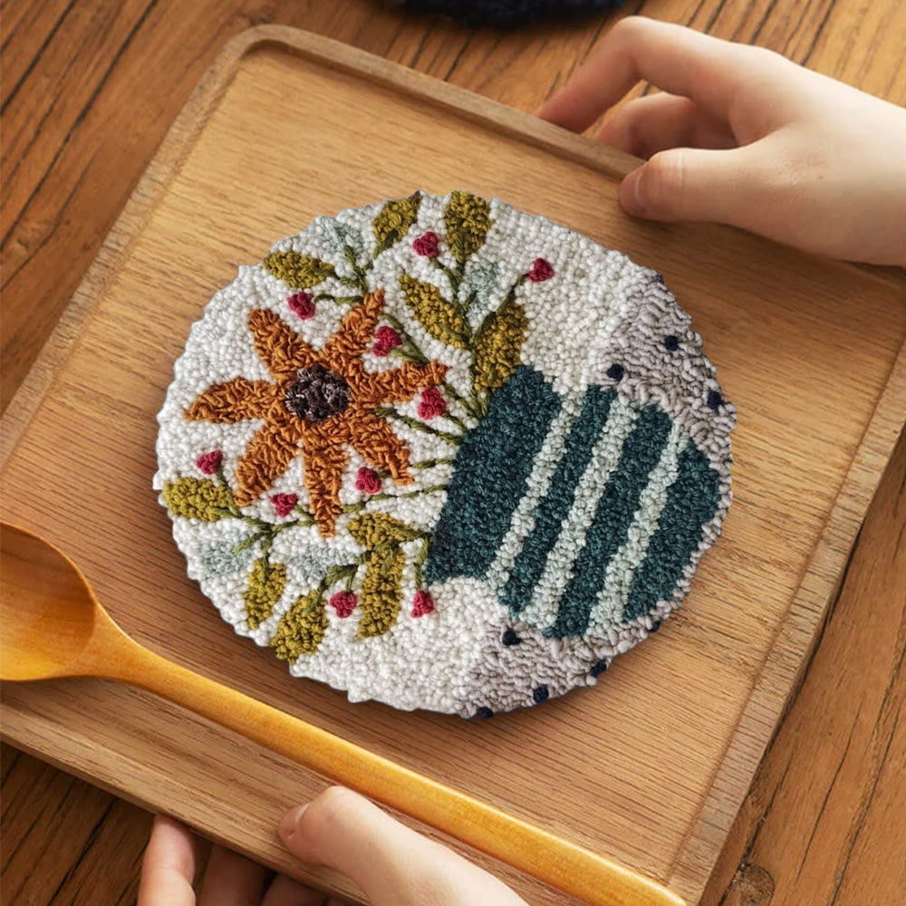 Wunderschöner Blumenstrauß in Vase – Punch-Needle-Set – Exquisite Wanddekoration | Ideal für handgemachte Geschenke - 5-Zoll-Untersetzer-Set - image 2