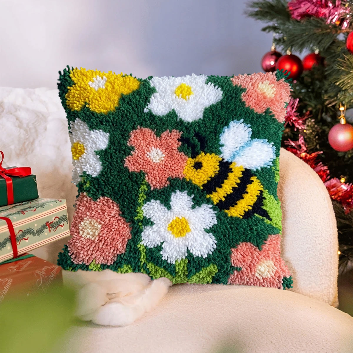 Rubbyoo Knüpfkissen-Set – Biene und Blumen | DIY-Sofadeko | Kreatives Geschenk aus Garn - image 2