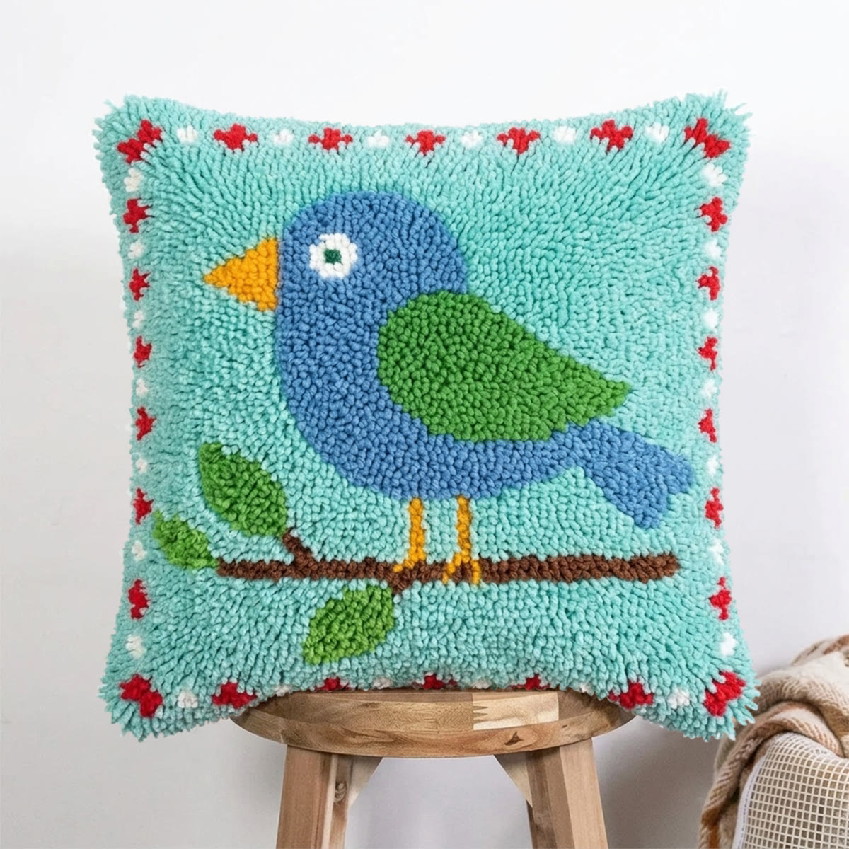 Rubbyoo Knüpfkissen-Set – Prallblauer Vogel | Gesteppter Kissenbezug | Dekorative Sofa-Bastelarbeit - 43 x 43 cm - image 1