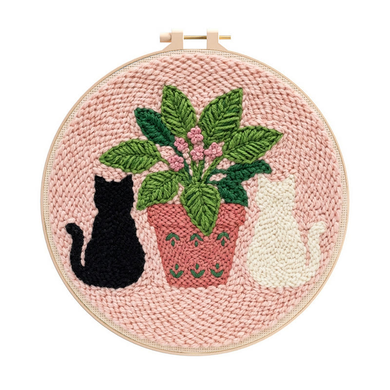 Punch-Needle-Set mit schwarz-weißer Katze – Einzigartige rosa Wohndekoration | Kreatives Einzugsgeschenk - 8-Zoll-Reifenset - image 1
