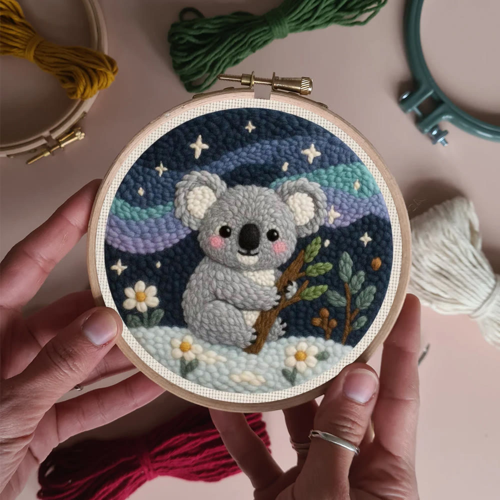 Wunderschönes Koala-Punch-Needle-Set – Handgemachte, gemütliche Schreibtischdeko | Niedliches Nähset für Kinder - image 8