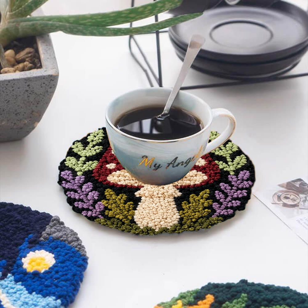 Gotischer Wald – Punch-Needle-Set – Nähprojekt für Anfänger | Verspieltes Pilz- und Blumenmotiv - 5-Zoll-Untersetzer-Set - image 11