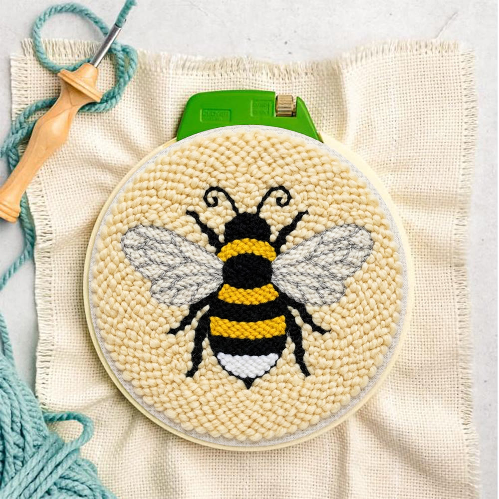 Stickset „Fleißige Hummel“ – Einfache Handarbeit für Erwachsene | Warme gelbe Bienen-Dekoration - image 2