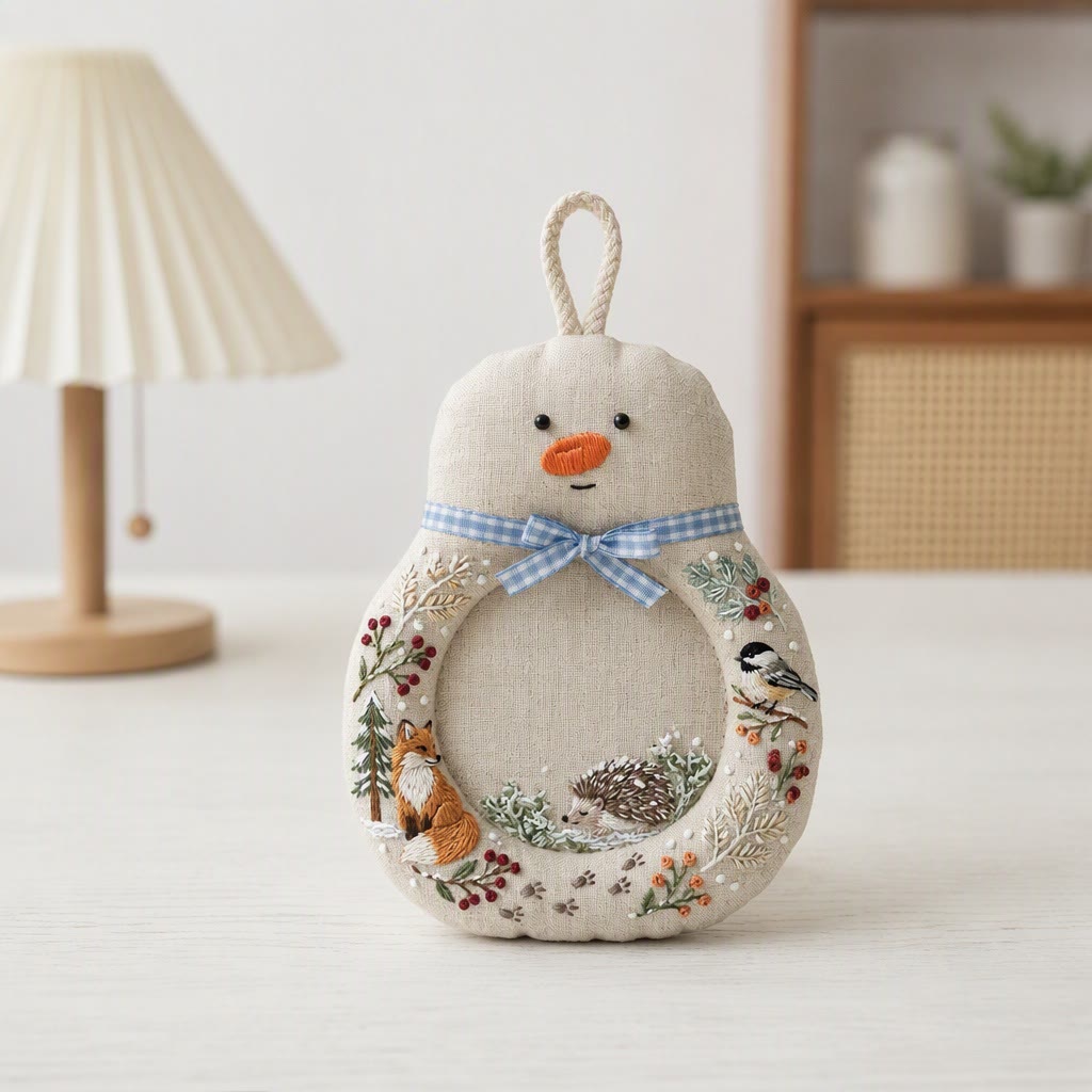 Rubbyoo Schneemann-Untersetzer-Stickset – Waldtier-Party | Handgemachter Becheruntersetzer für Kinder | Gemütliches Weihnachtsgeschenk - 8-Zoll-Reifen-Set - image 1