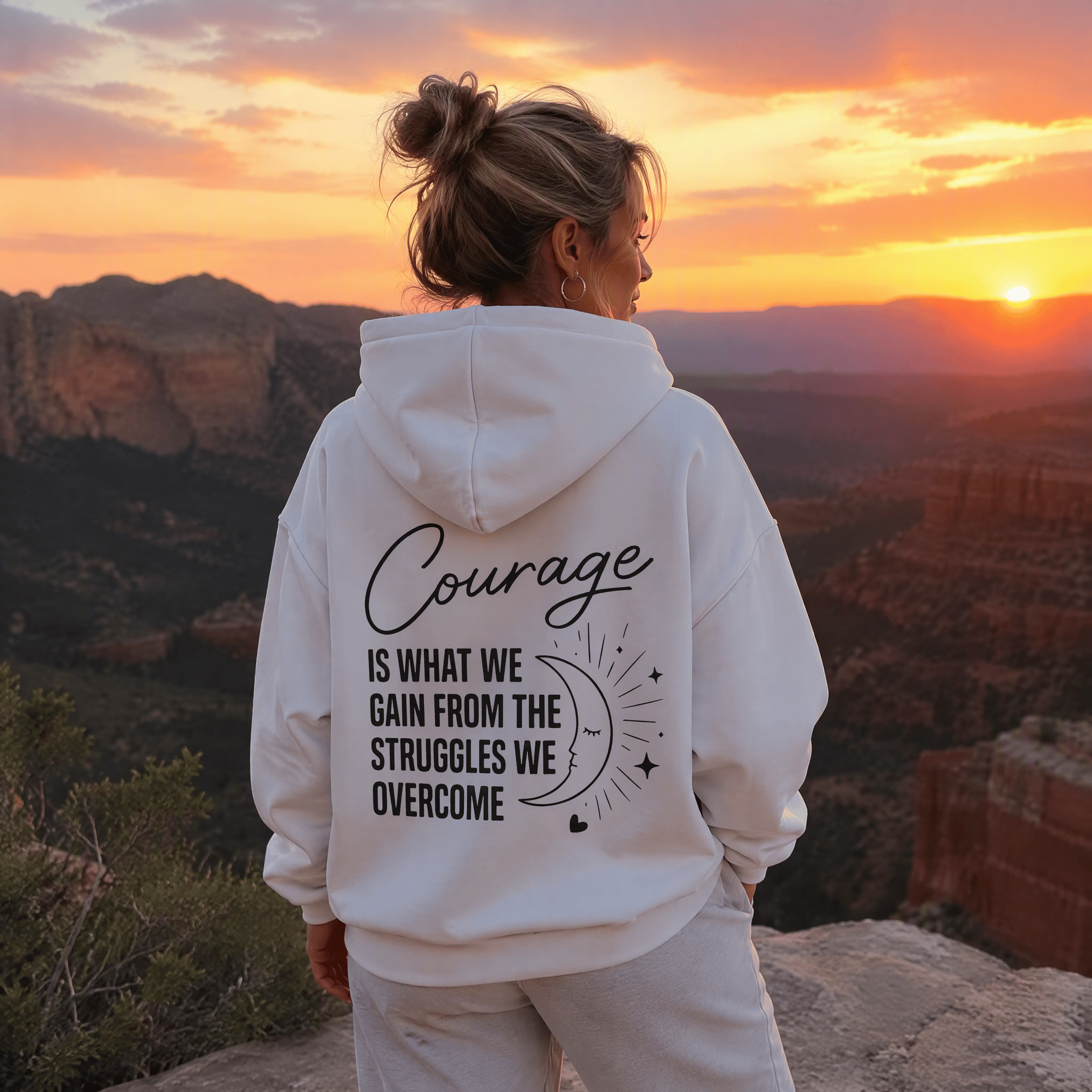 Rubbyoo Unisex-Hoodie „Mut ist, was wir aus den Kämpfen gewinnen“ - image 2