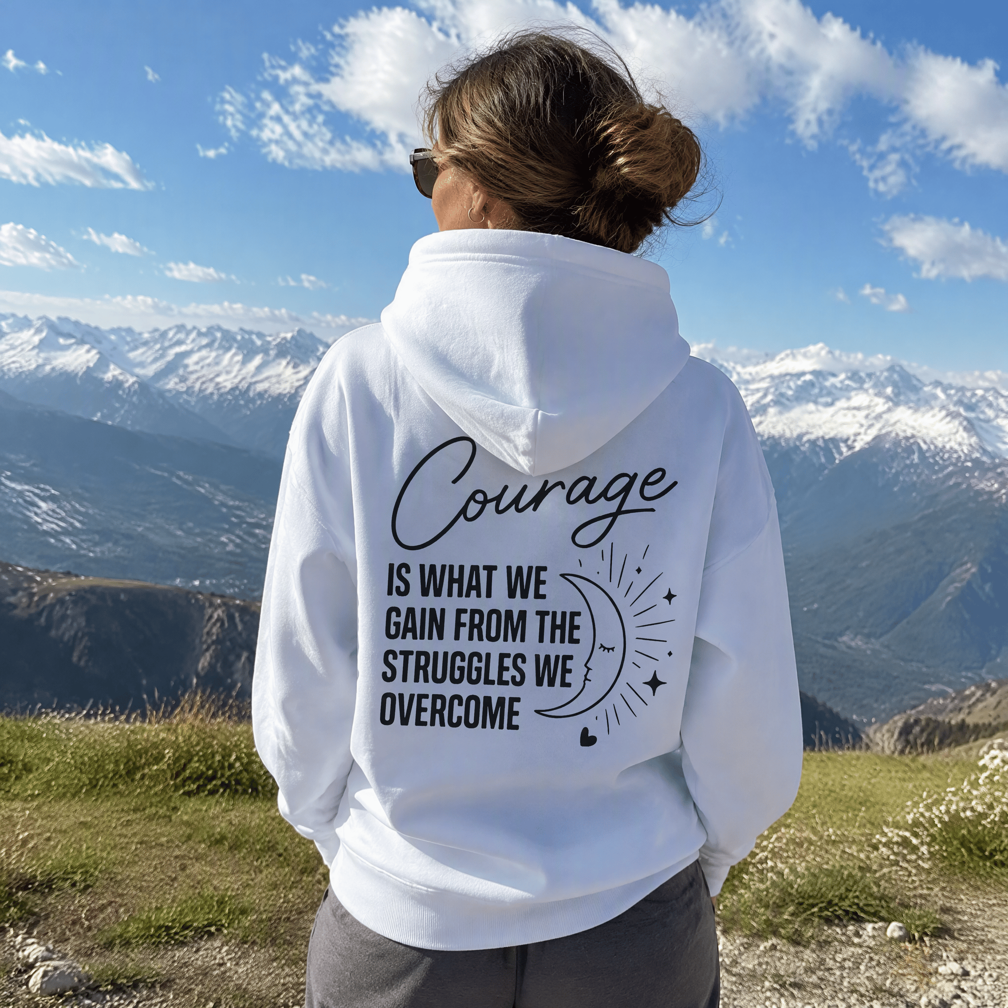 Rubbyoo Unisex-Hoodie „Mut ist, was wir aus den Kämpfen gewinnen“ - image 6